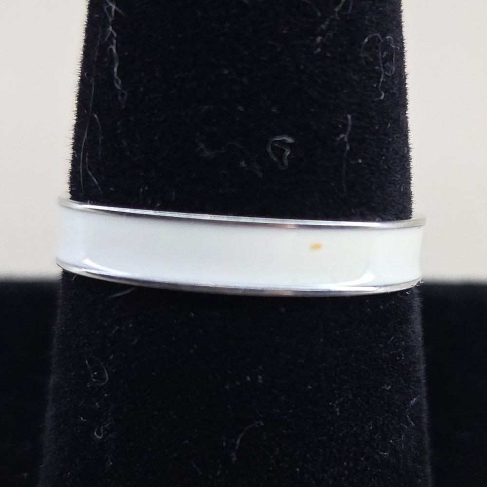 Womens White Enamel Silver Tone Minimalist Band Ring Size 10